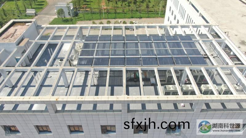 湖南金浩粮油智能工厂综合办公楼屋顶太阳能热水系统工程