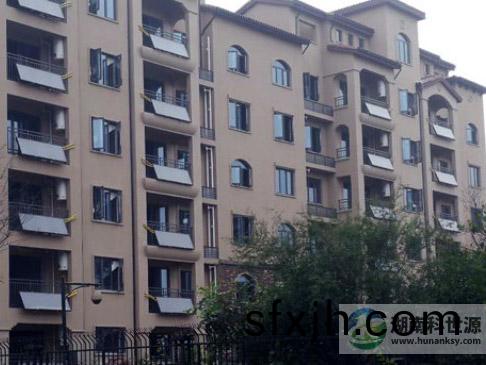 开福区沙河城项目阳台壁挂式太阳能热水器工程