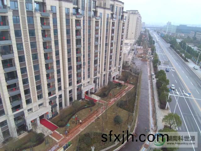 阳台壁挂太阳能热水系统