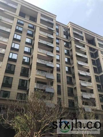 阳台壁挂太阳能热水器