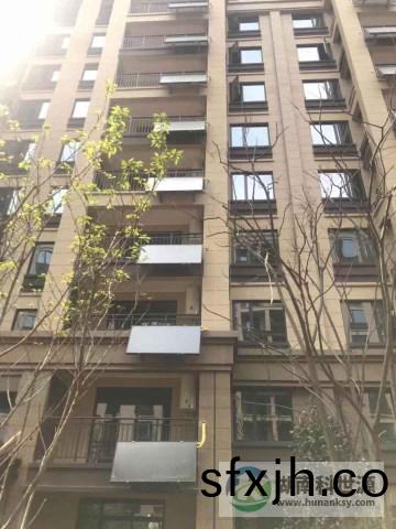 阳台壁挂太阳能热水器