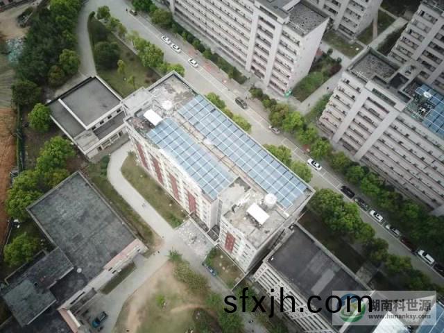 怀化学院宿舍屋顶太阳能热水工程