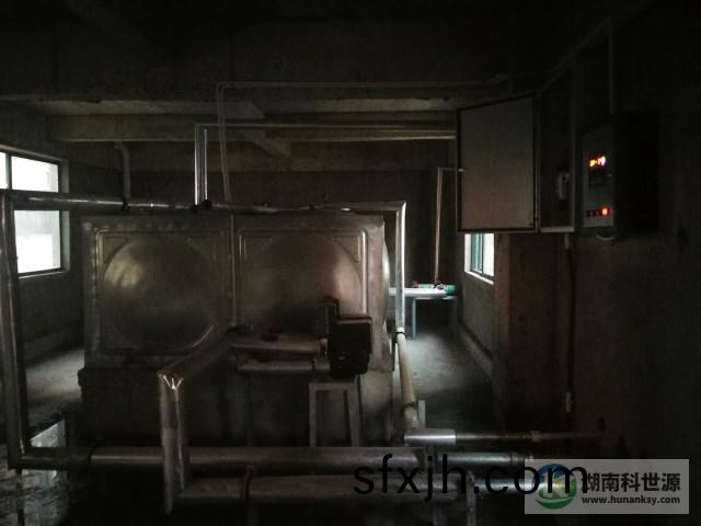 设备间太阳能水箱