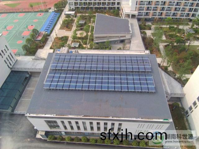 屋顶真空管太阳能集热器