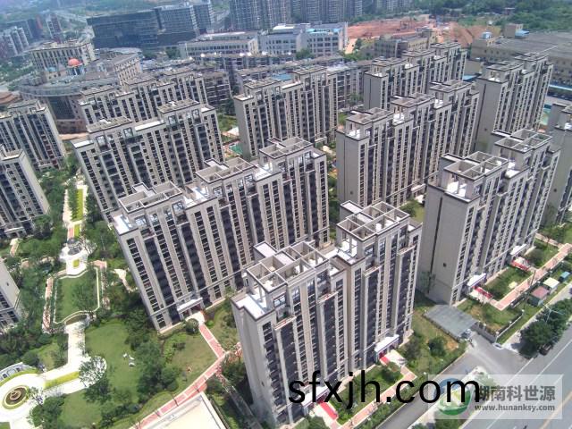 小区阳台壁挂太阳能热水系统