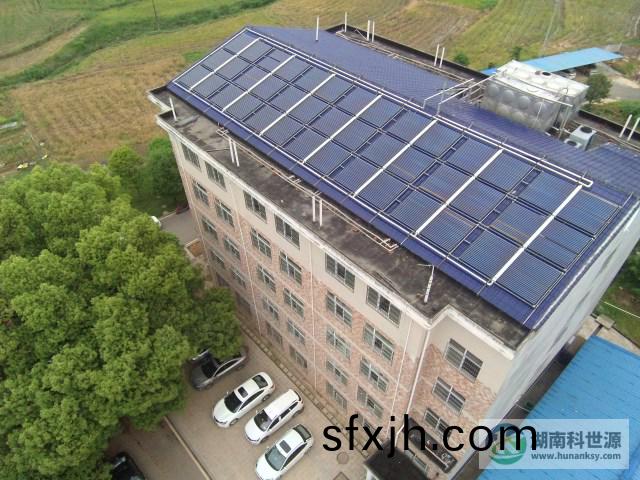 斜屋顶真空管太阳能热水系统