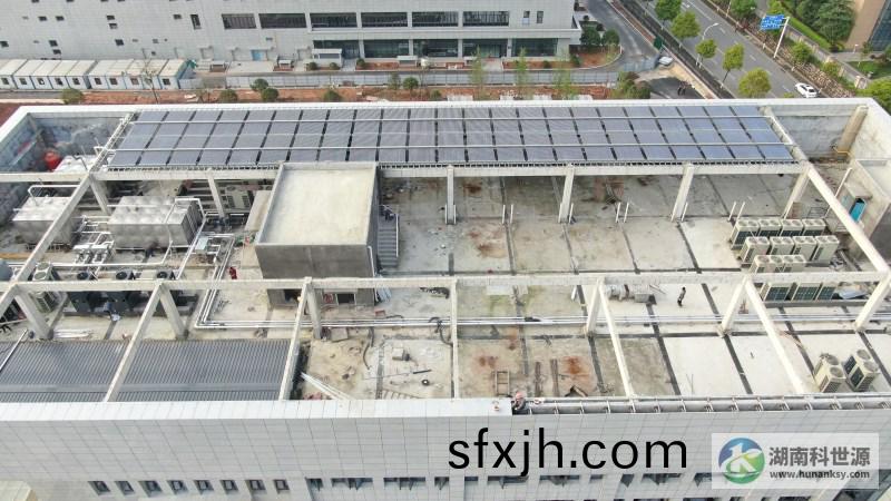 航拍太阳能热水系统