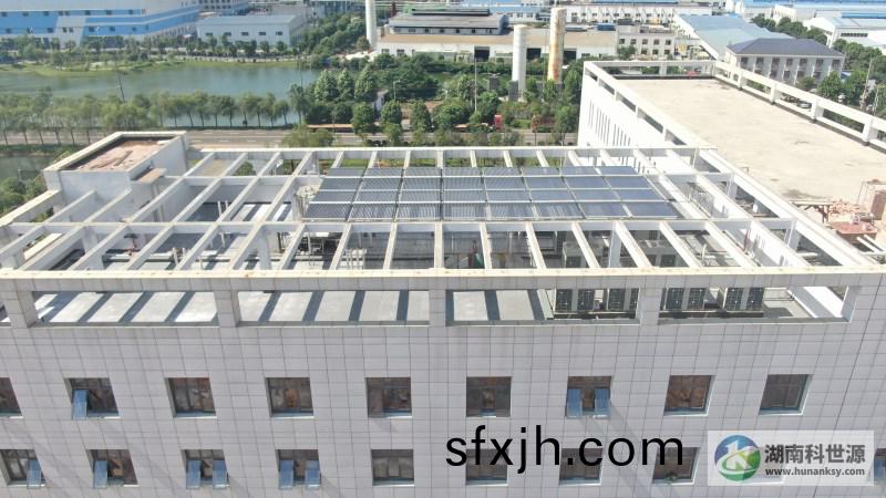 屋顶太阳能热水系统