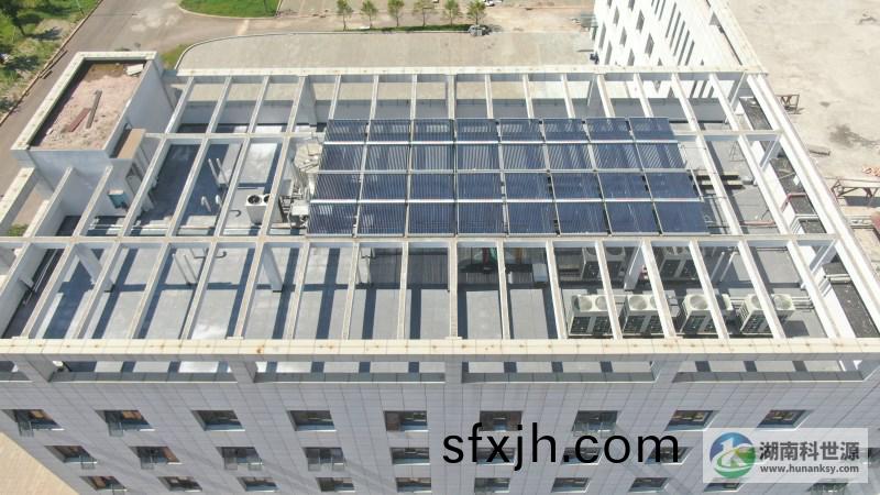 屋顶太阳能热水系统