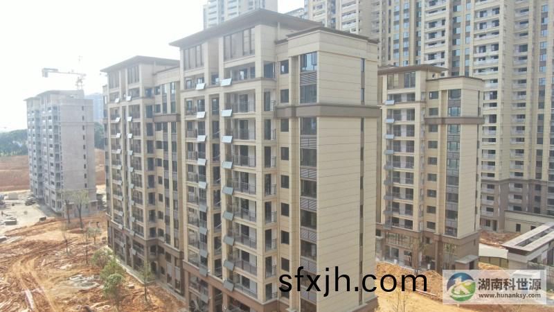 阳台壁挂太阳能热水器