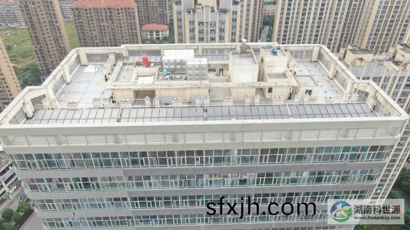 屋顶平板太阳能集热器